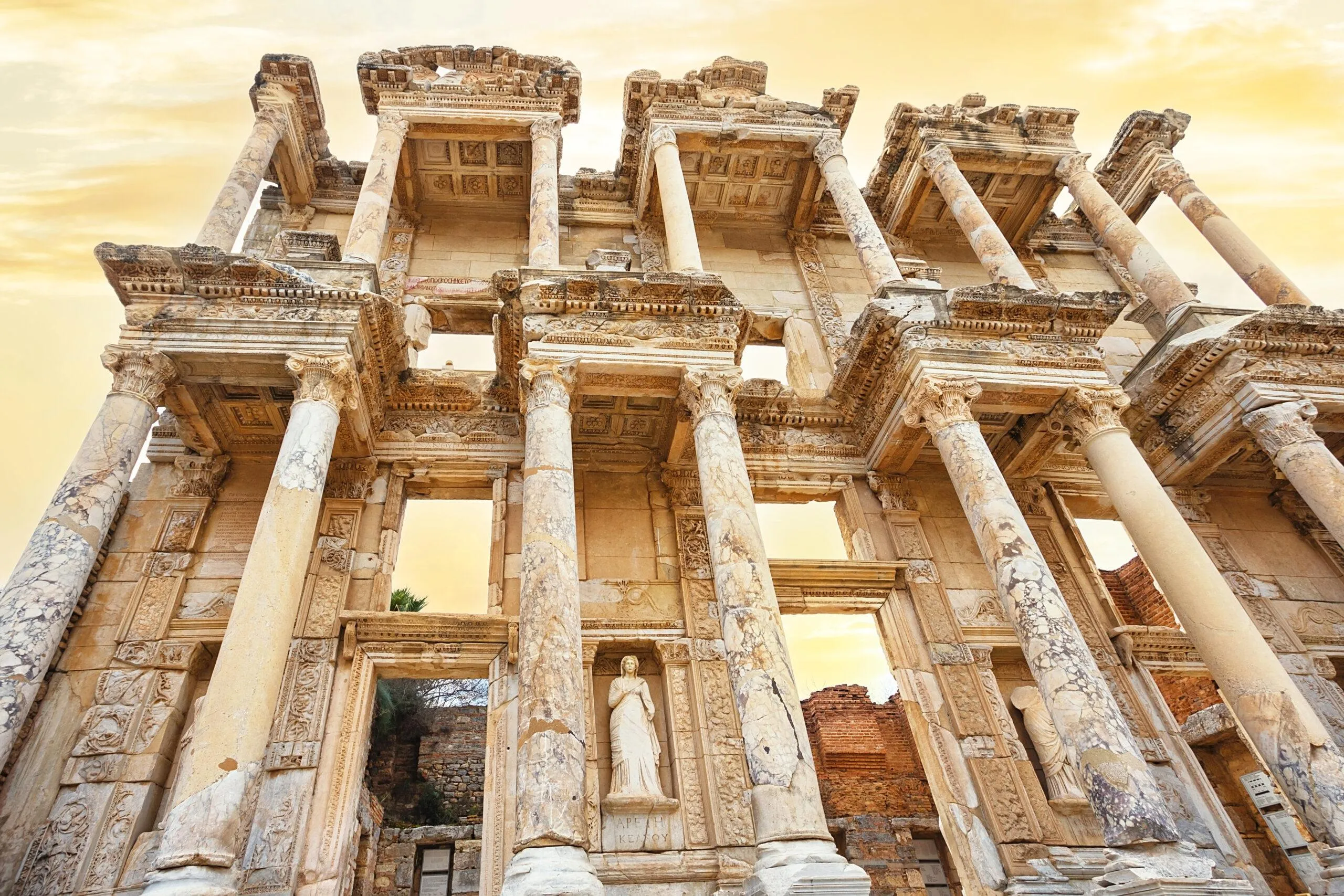 Celsus K&uuml;t&uuml;phanesi: Efes&rsquo;in Tarihi ve Mimari İncisi