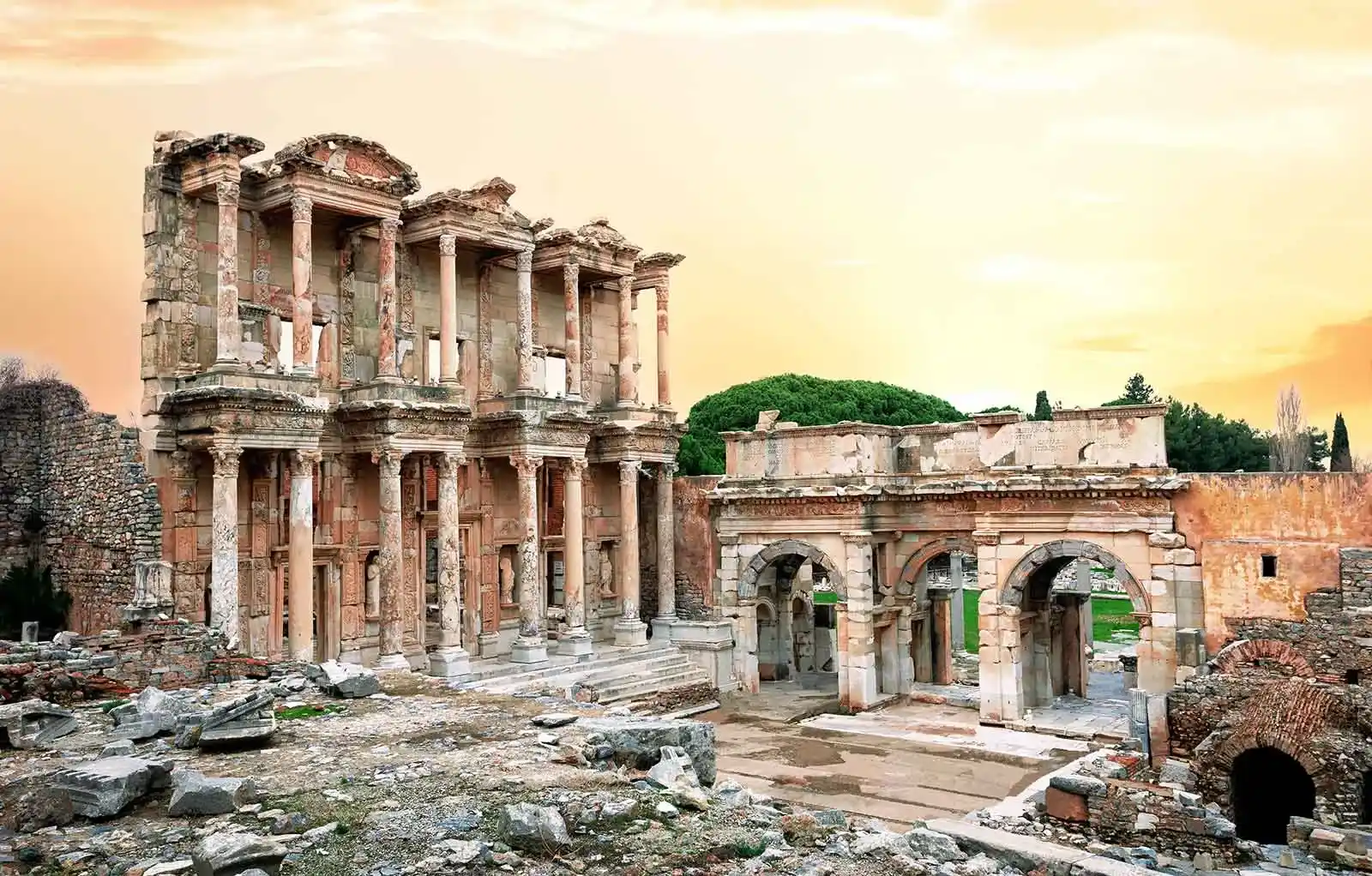 Exploring Ephesus&rsquo; Great Monuments: The Library of Celsus and the Great Theatre