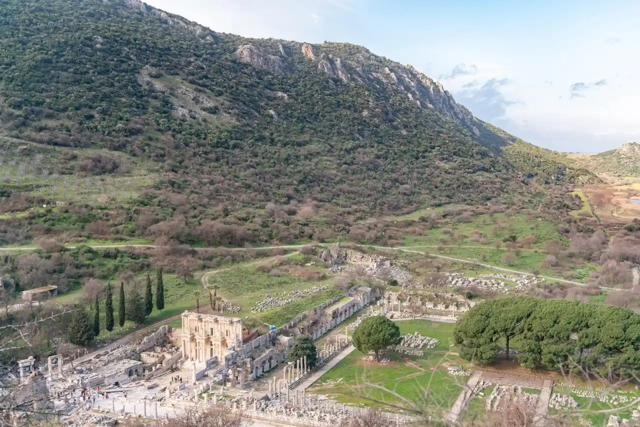 The Agora and Beyond: Life in Ephesus Through the Eyes of Saronia