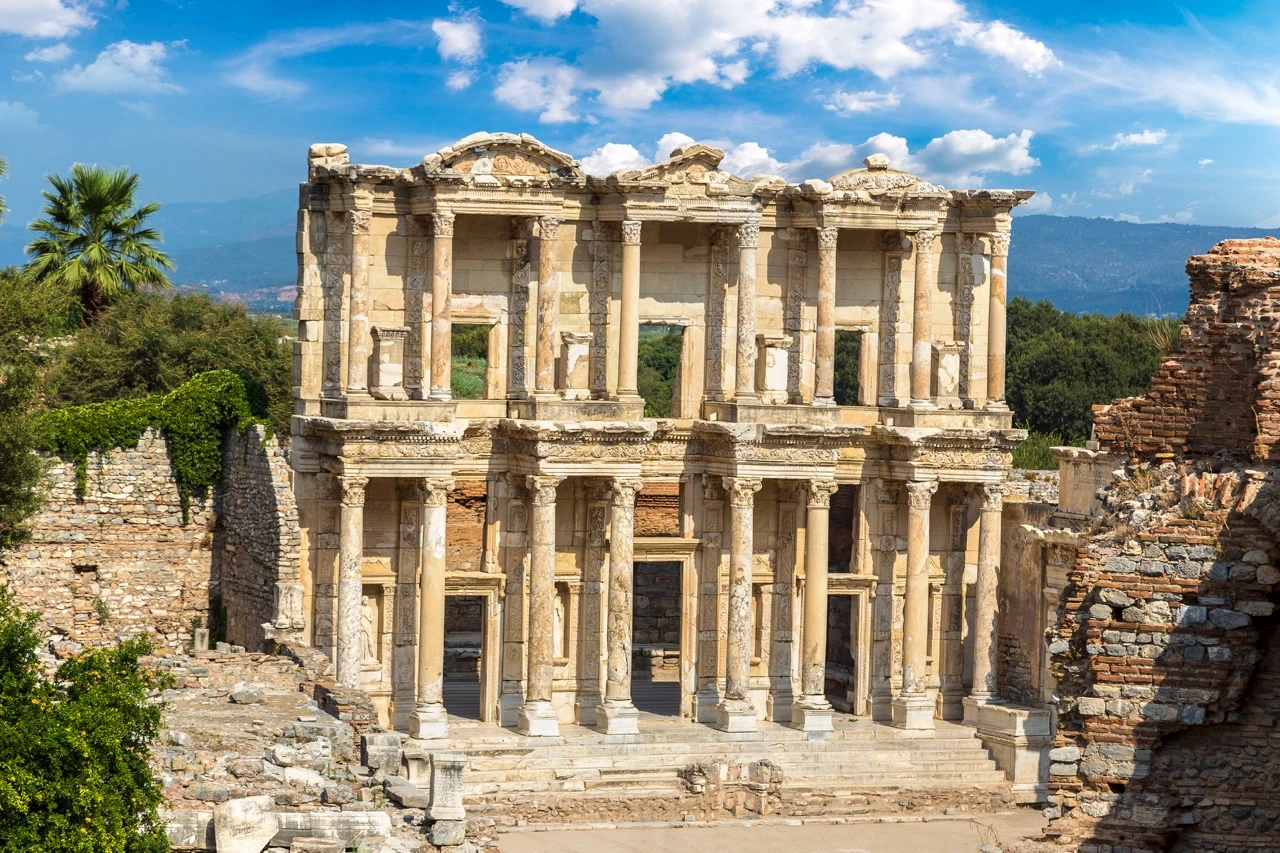 La Puerta de Magnesia: Entrada a la Antigua &Eacute;feso