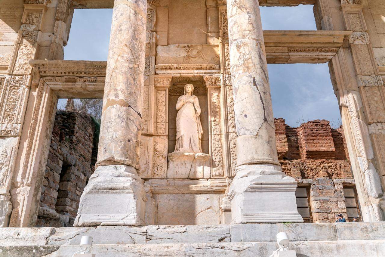 Ephesus as a Financial Hub: The Role of the Temple of Artemis in Banking