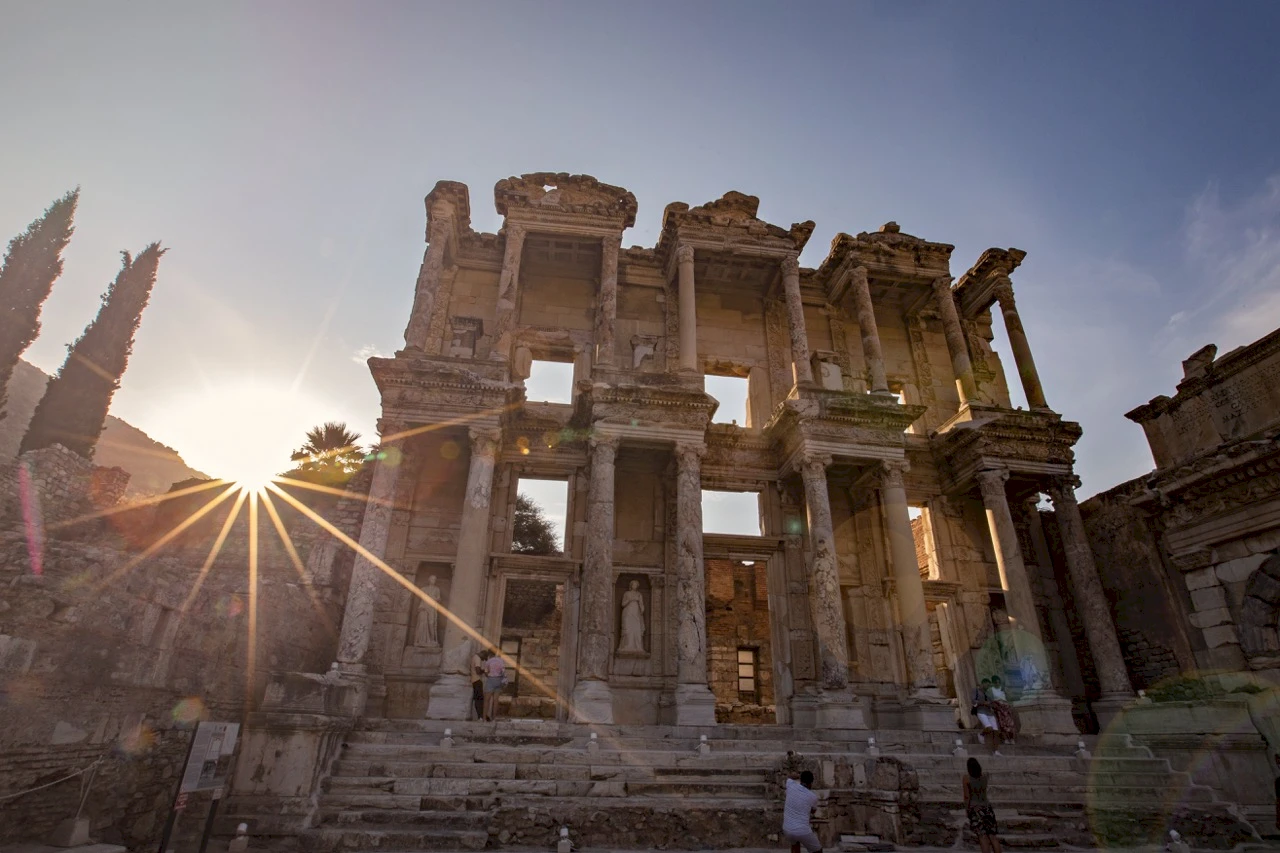 Ephesus in the Bible: Paul, Seven Churches &amp; History
