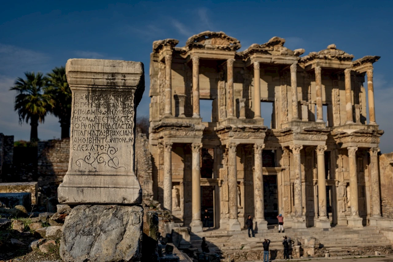 Artemis ve Ay: Antik Efes'teki Mitolojik Bağlantı